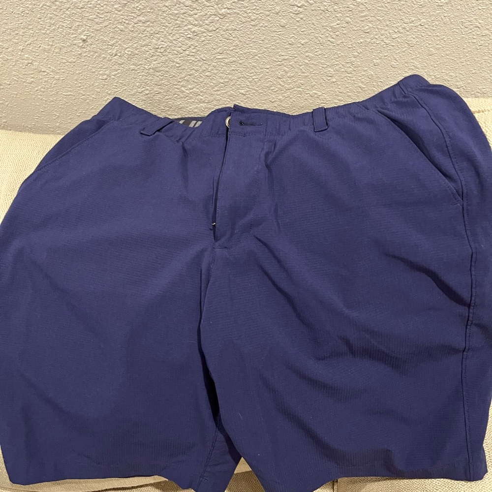 Under Armour Golf Shorts size 34